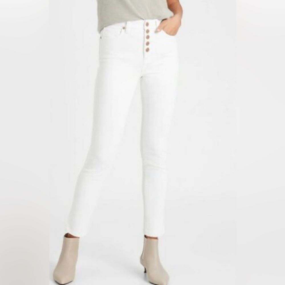 Banana Republic white high rise skinny button fly frayed jeans NWOT size 8.